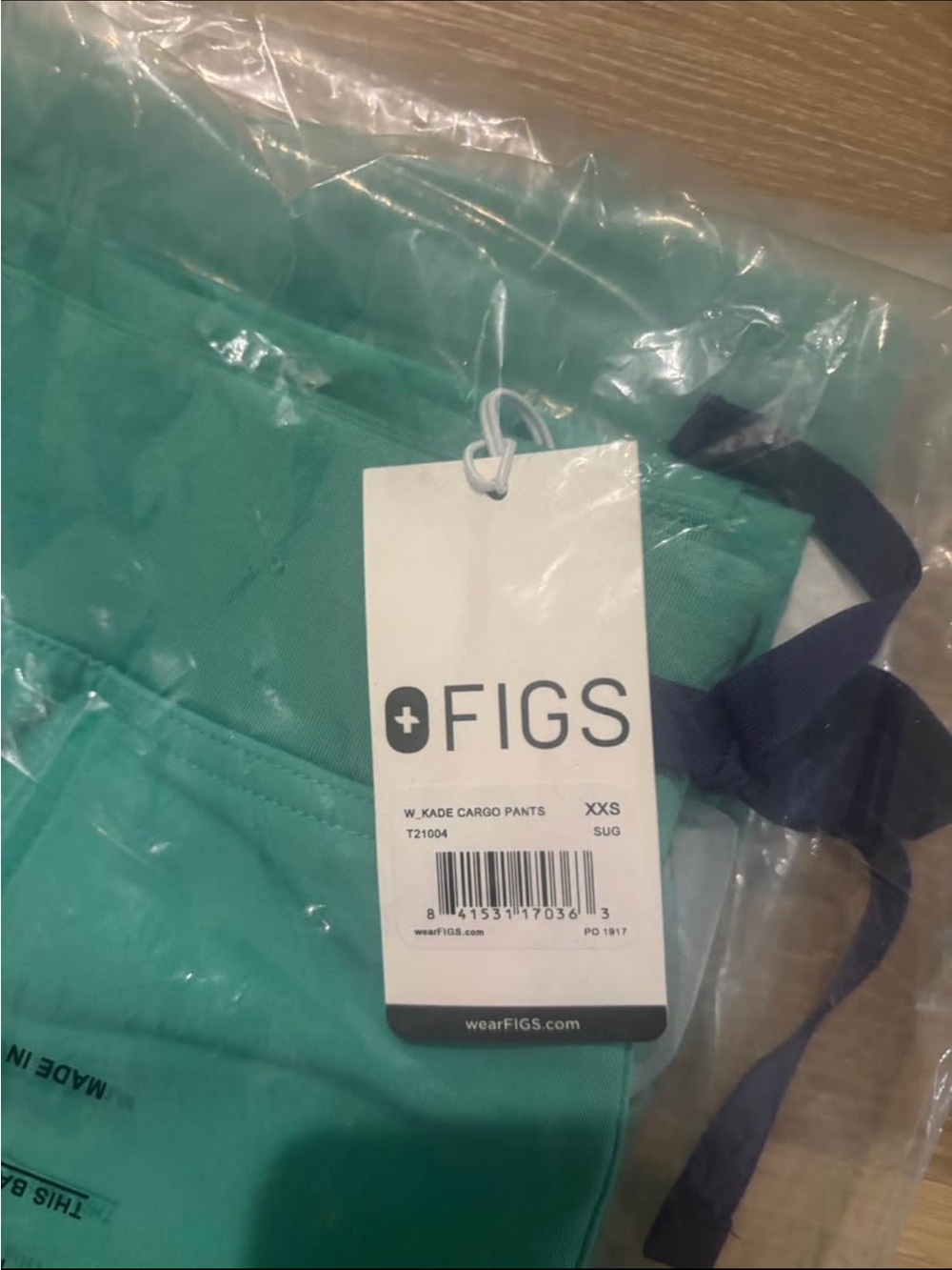 FIGS Scrub Set - Picture 3 of 3